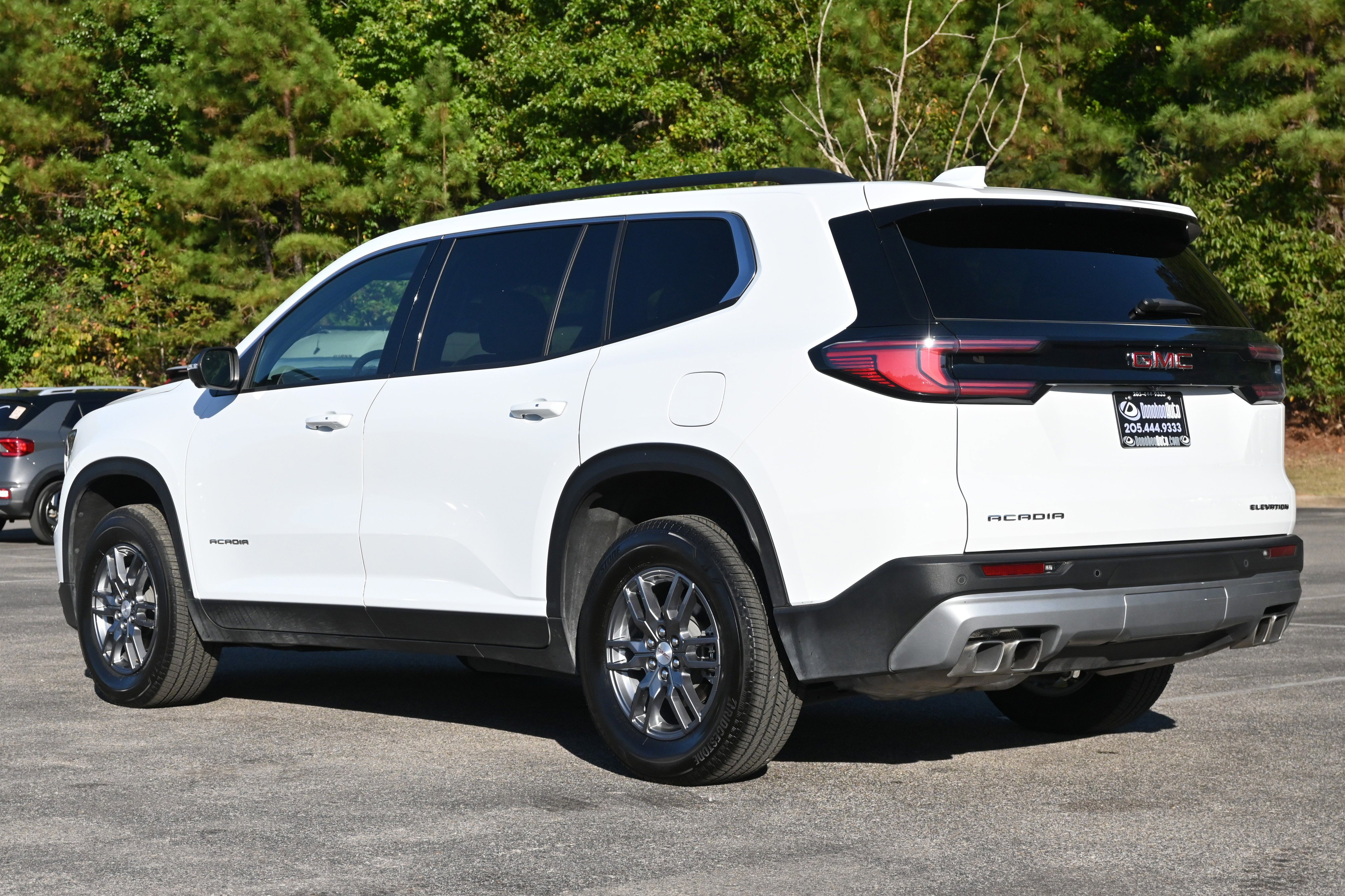 Used 2025 GMC Acadia Elevation image 7