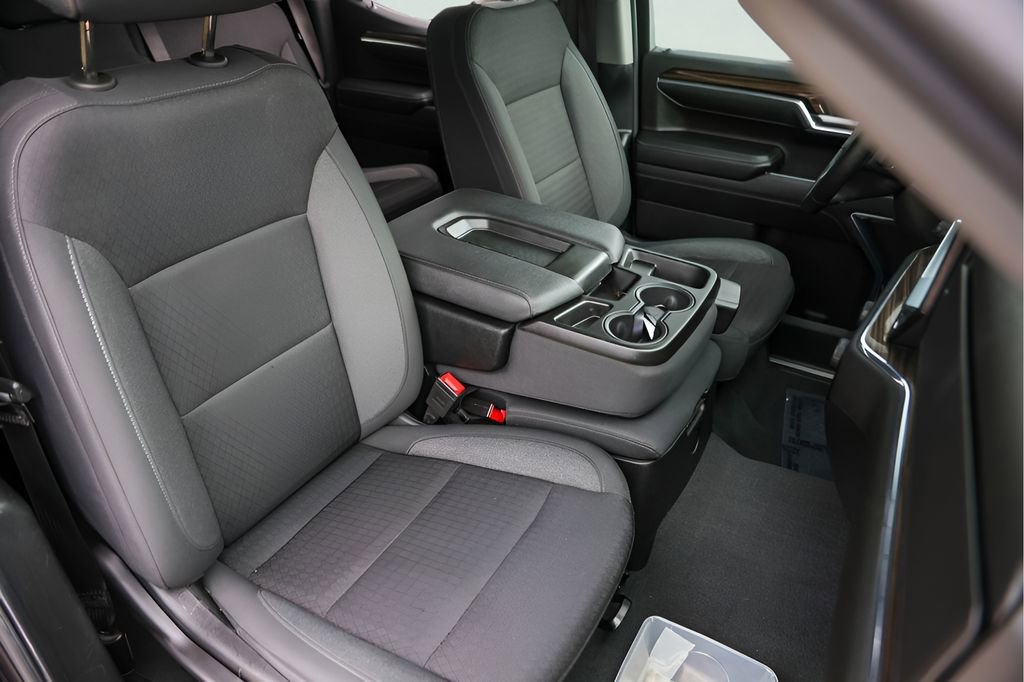 Used 2024 Chevrolet Silverado 1500 LT image 33