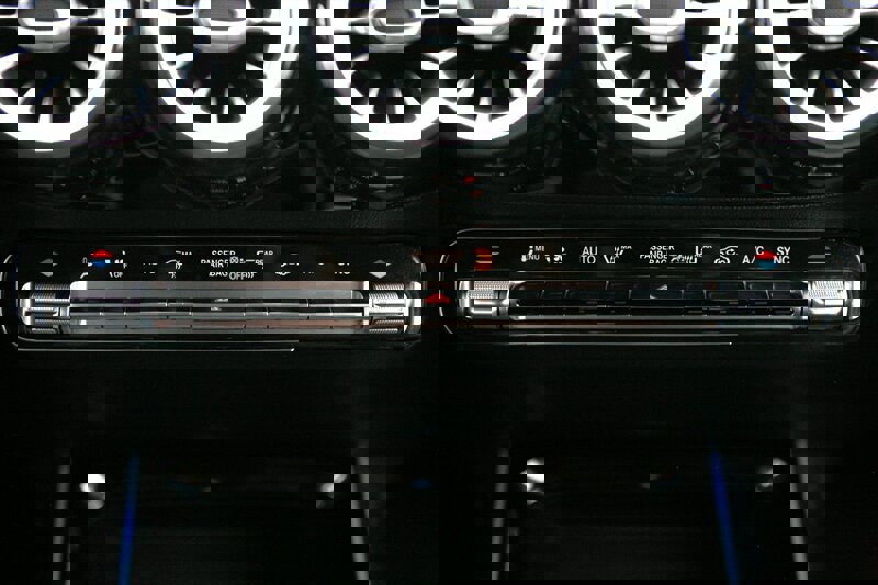 Used 2021 Mercedes-Benz GLA 250 4MATIC w/ Premium Package image 22