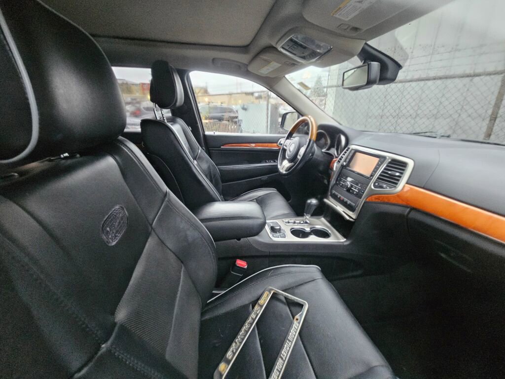 Used 2011 Jeep Grand Cherokee Overland image 11