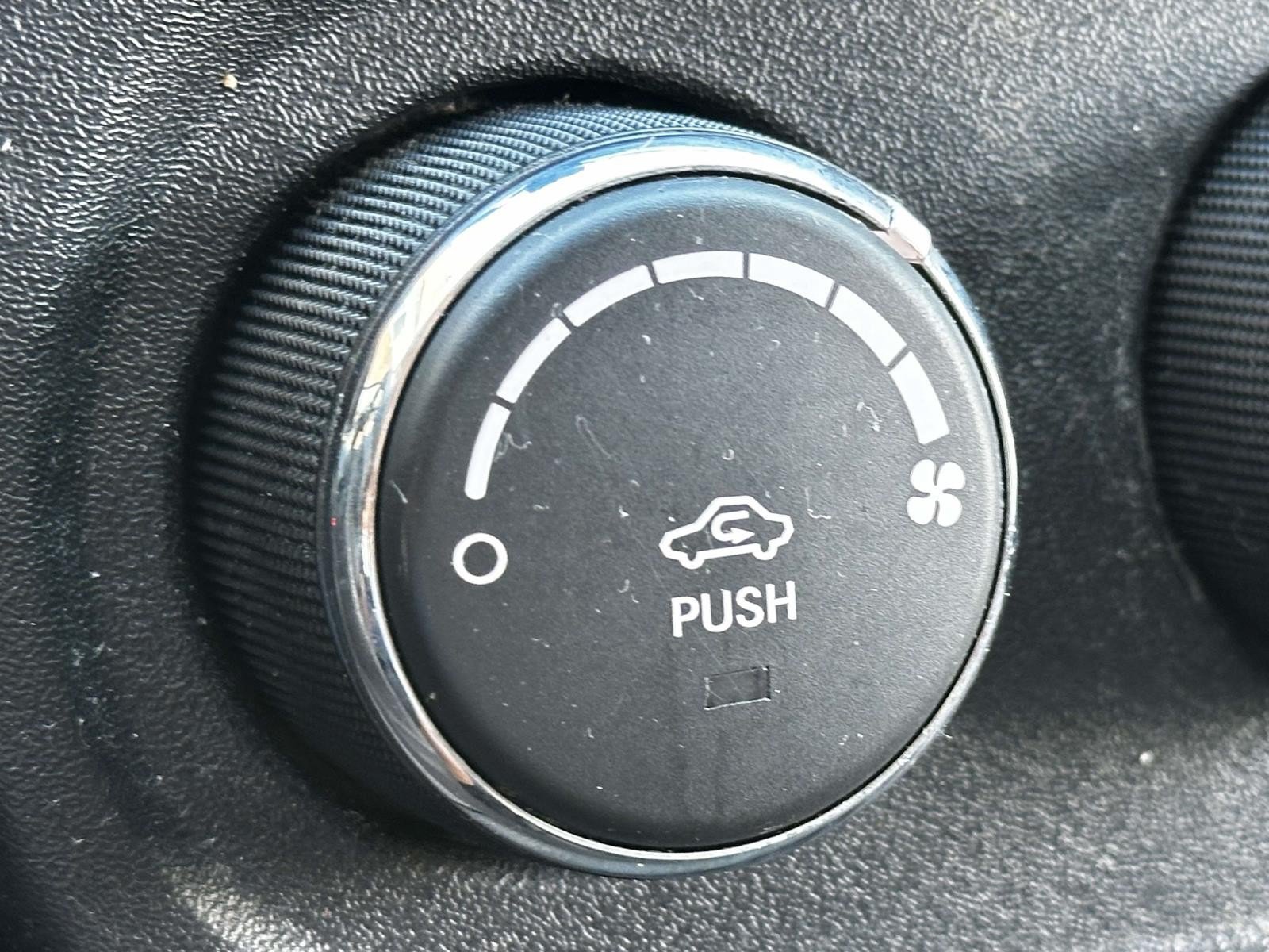 Used 2018 RAM ProMaster 2500 FWD image 23