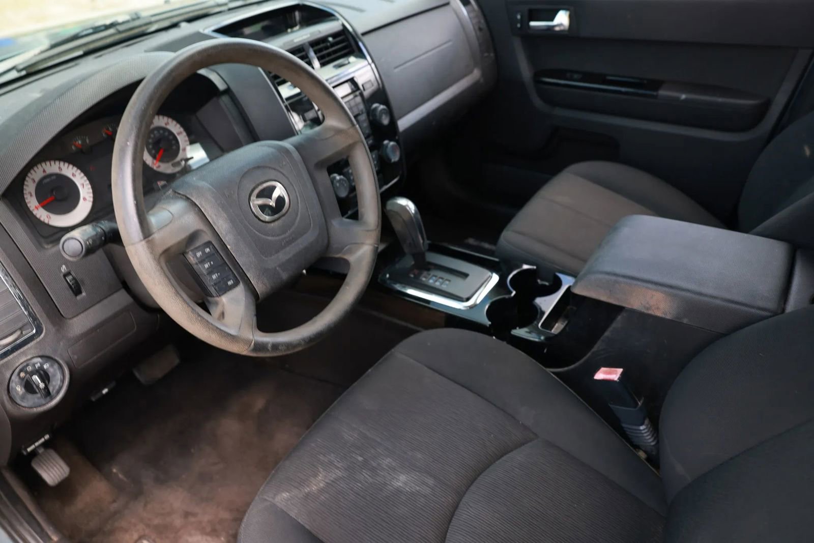 Used 2010 MAZDA Tribute i Sport image 17