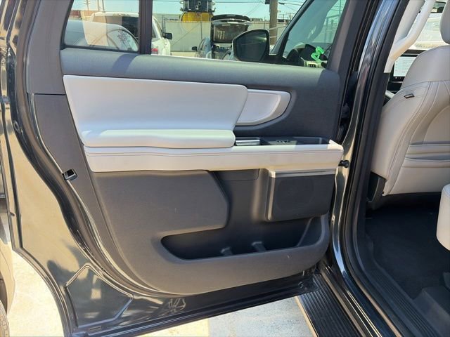 Used 2025 Ford Expedition Max Active RWD image 22
