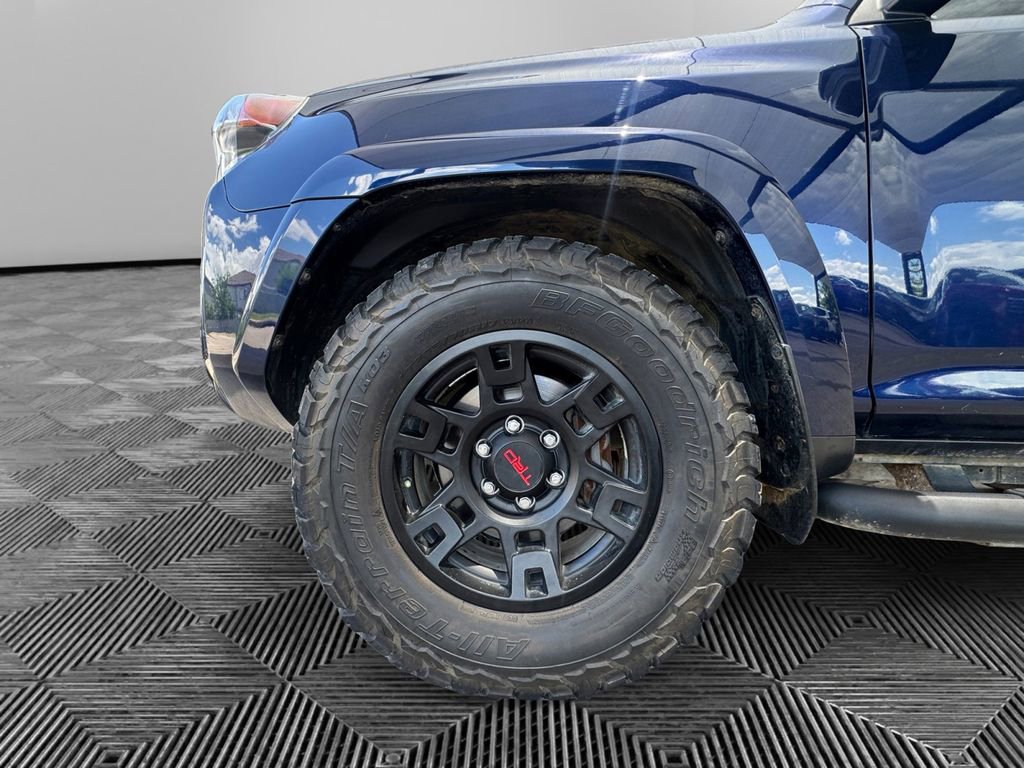 Used 2023 Toyota 4Runner SR5 Premium w/ Moonroof Package RWD image 9