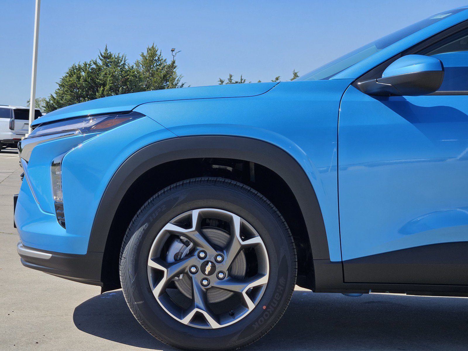 New 2026 Chevrolet Trax LT w/ Driver Confidence Package FWD image 6