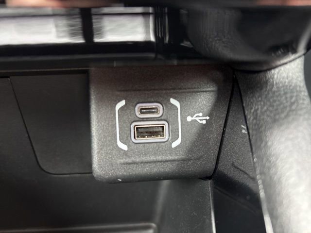 Used 2025 Jeep Compass Limited w/ Sun & Sound Group image 15