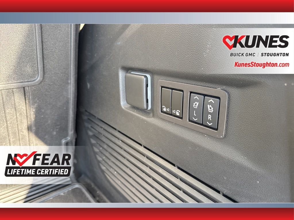 Used 2024 GMC Yukon SLT image 37