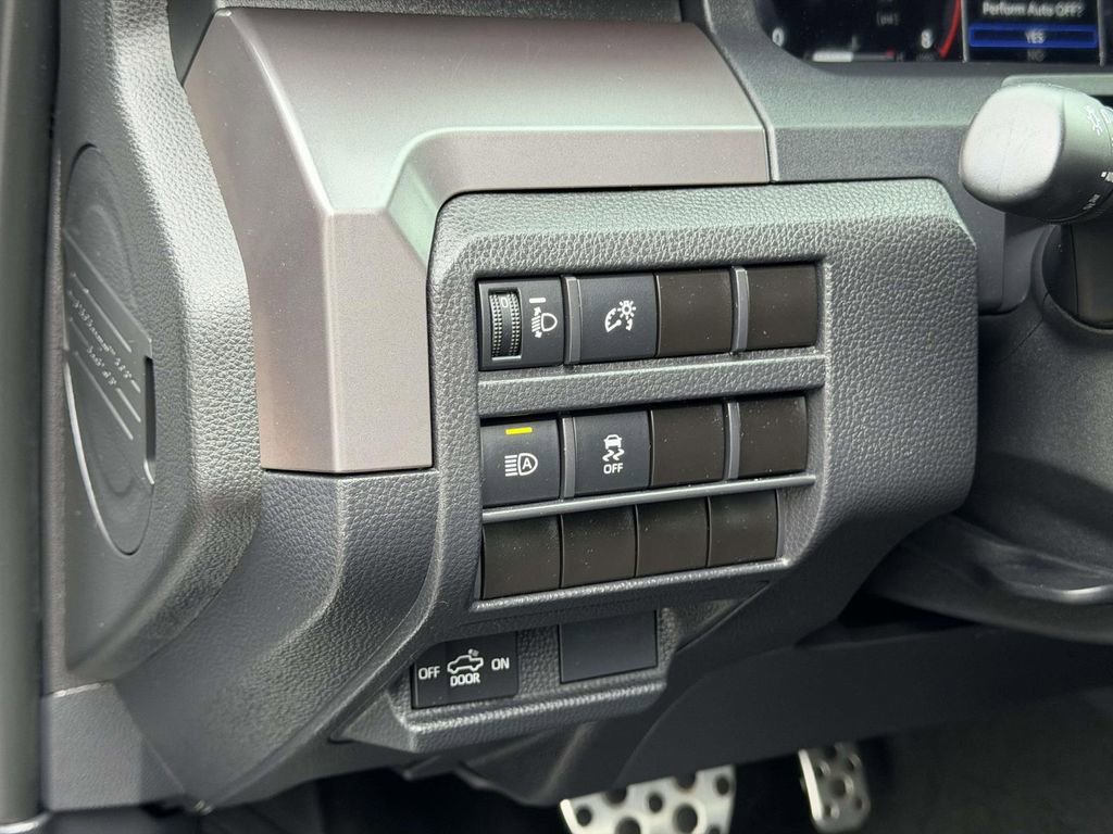 Used 2025 Toyota Tacoma TRD Sport image 19