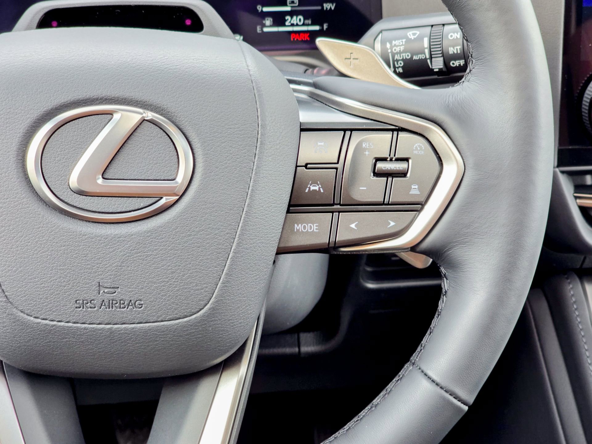 Used 2026 Lexus GX 550 w/ Accessory Package (2T) image 33