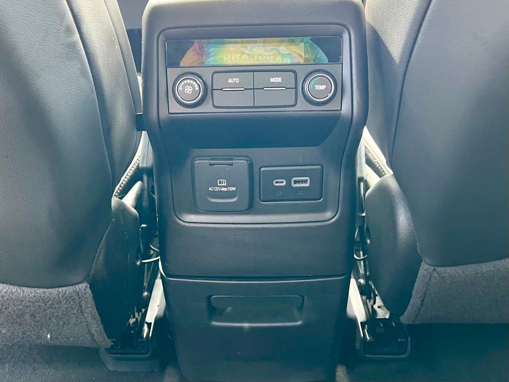 Used 2023 GMC Acadia SLT image 35