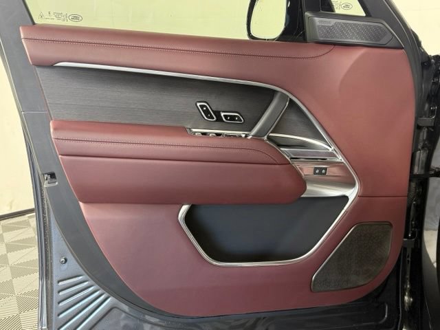 Used 2025 Land Rover Range Rover Autobiography AWD/4WD image 28