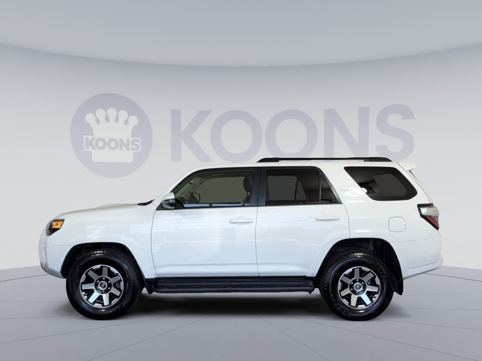 Used 2019 Toyota 4Runner TRD Off-Road Premium AWD/4WD image 2