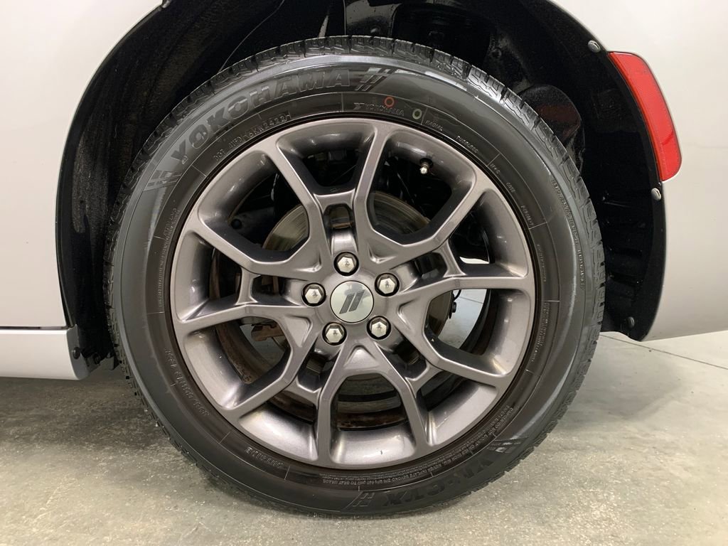 Used 2018 Dodge Charger GT AWD/4WD image 4
