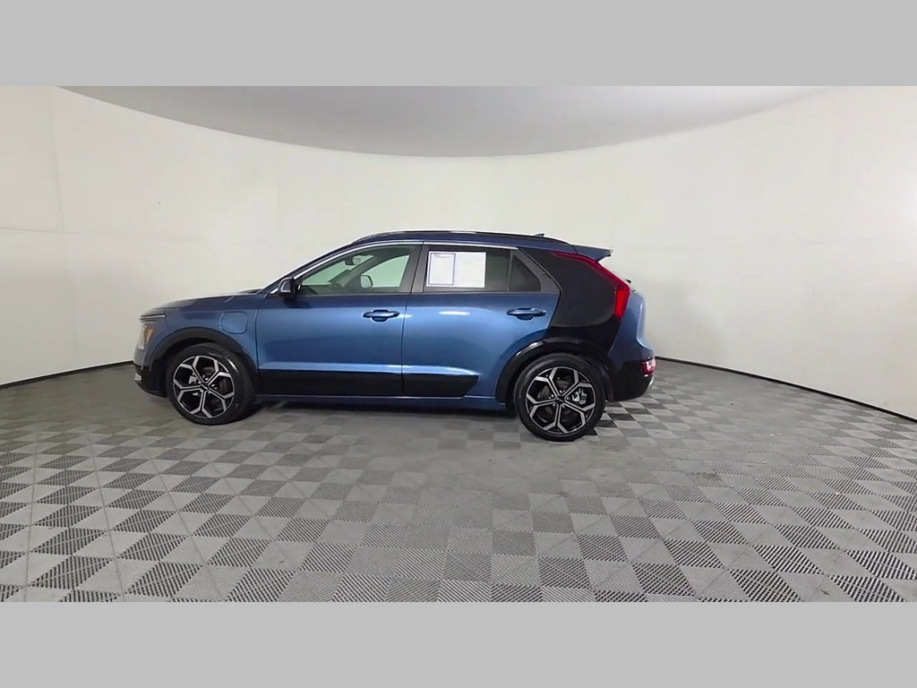 Used 2023 Kia Niro SX Touring FWD image 45