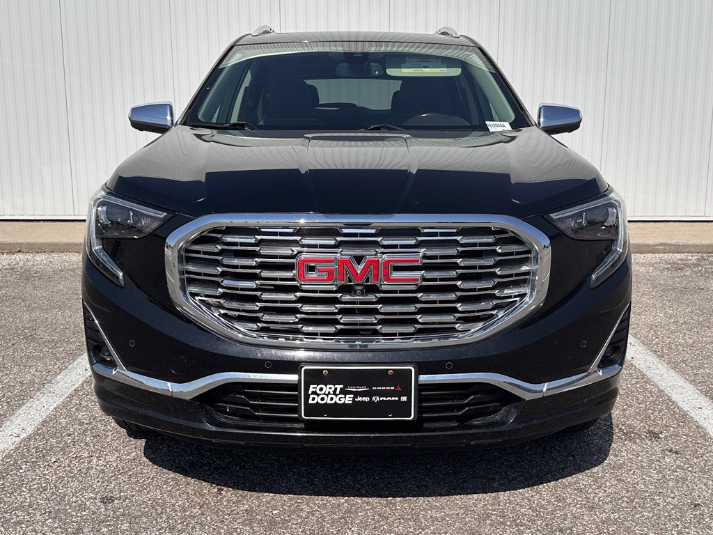 Used 2020 GMC Terrain Denali w/ Denali Premium Package AWD/4WD image 11