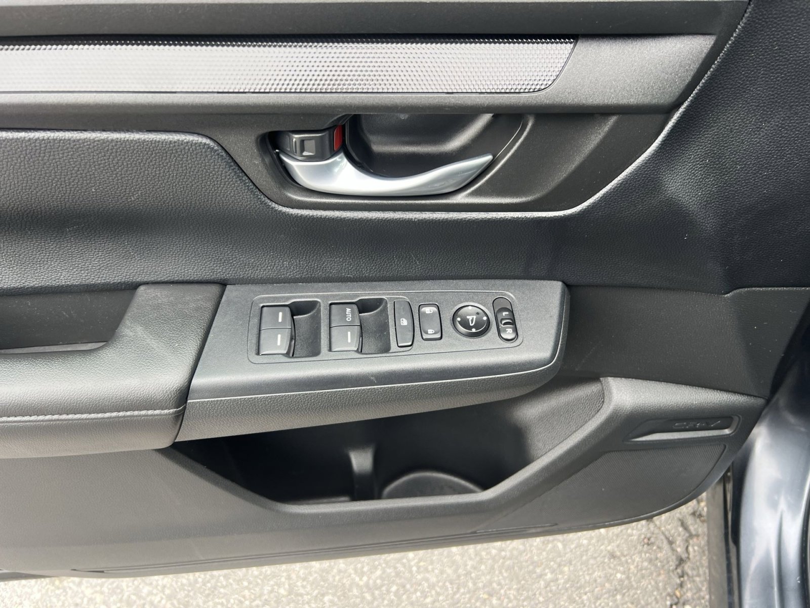 Used 2025 Honda CR-V LX image 14