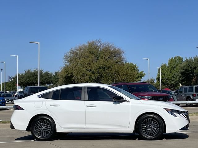 Used 2026 Nissan Sentra SV w/ SV Convenience Package FWD image 3