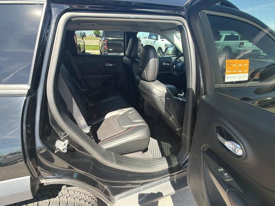 Used 2023 Jeep Cherokee Trailhawk w/ Trailer Tow Group AWD/4WD image 26