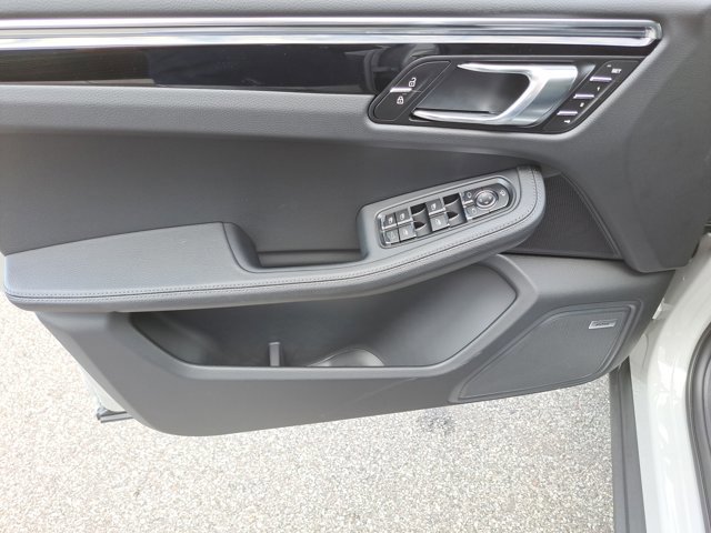 New 2026 Porsche Macan image 25