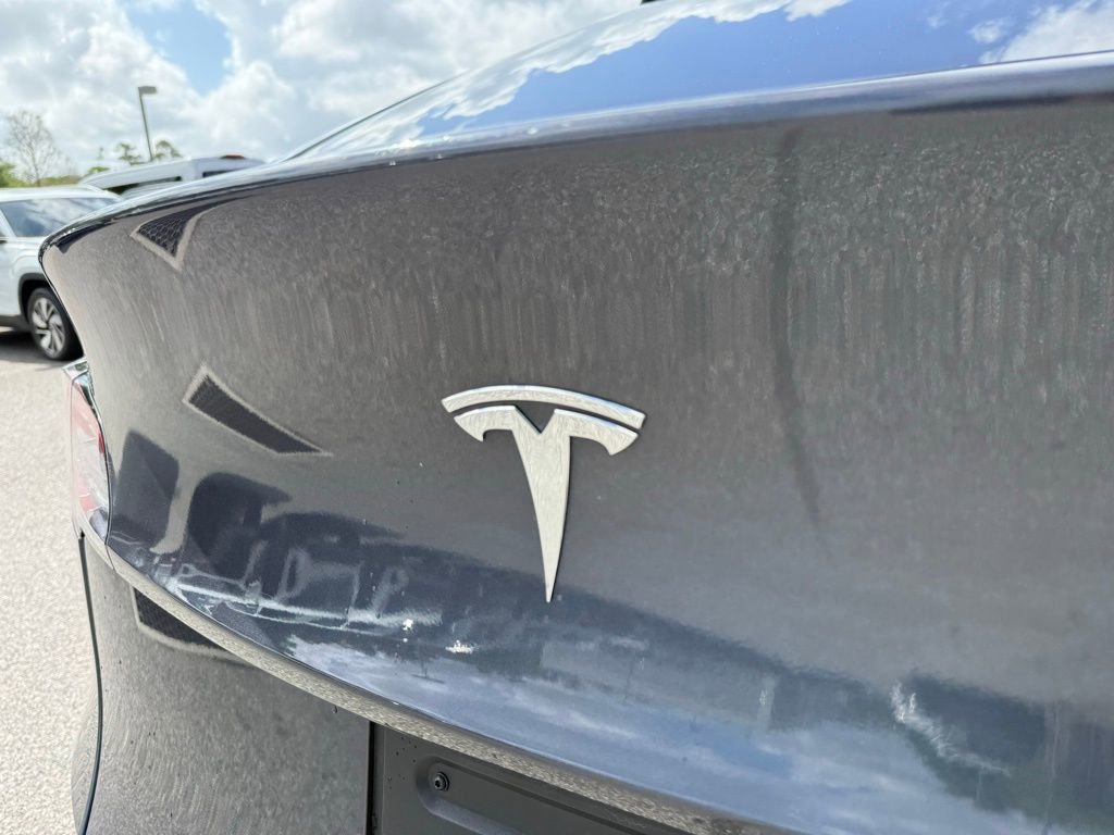 Used 2022 Tesla Model Y Long Range image 12