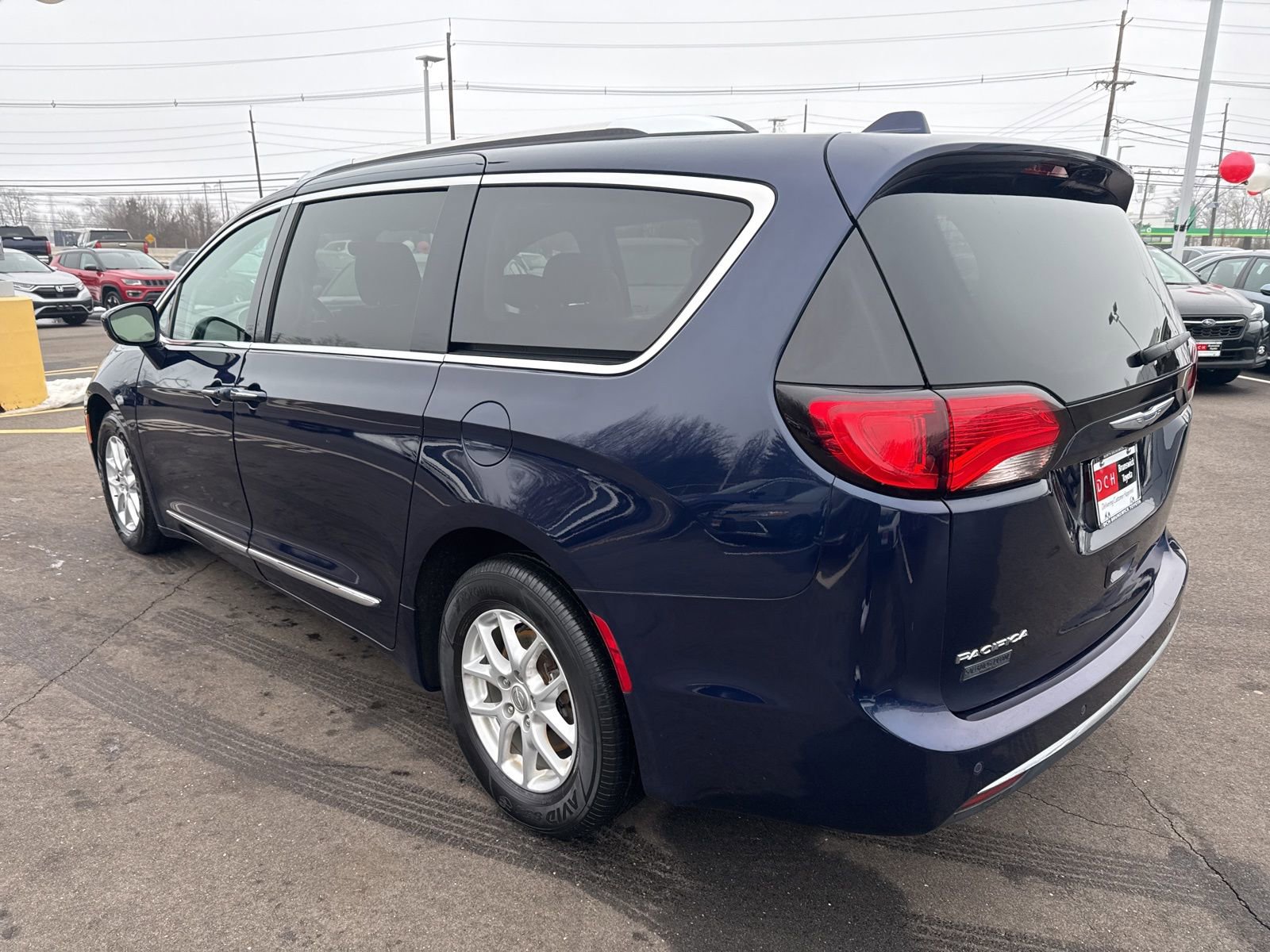 Used 2020 Chrysler Pacifica Touring-L image 7