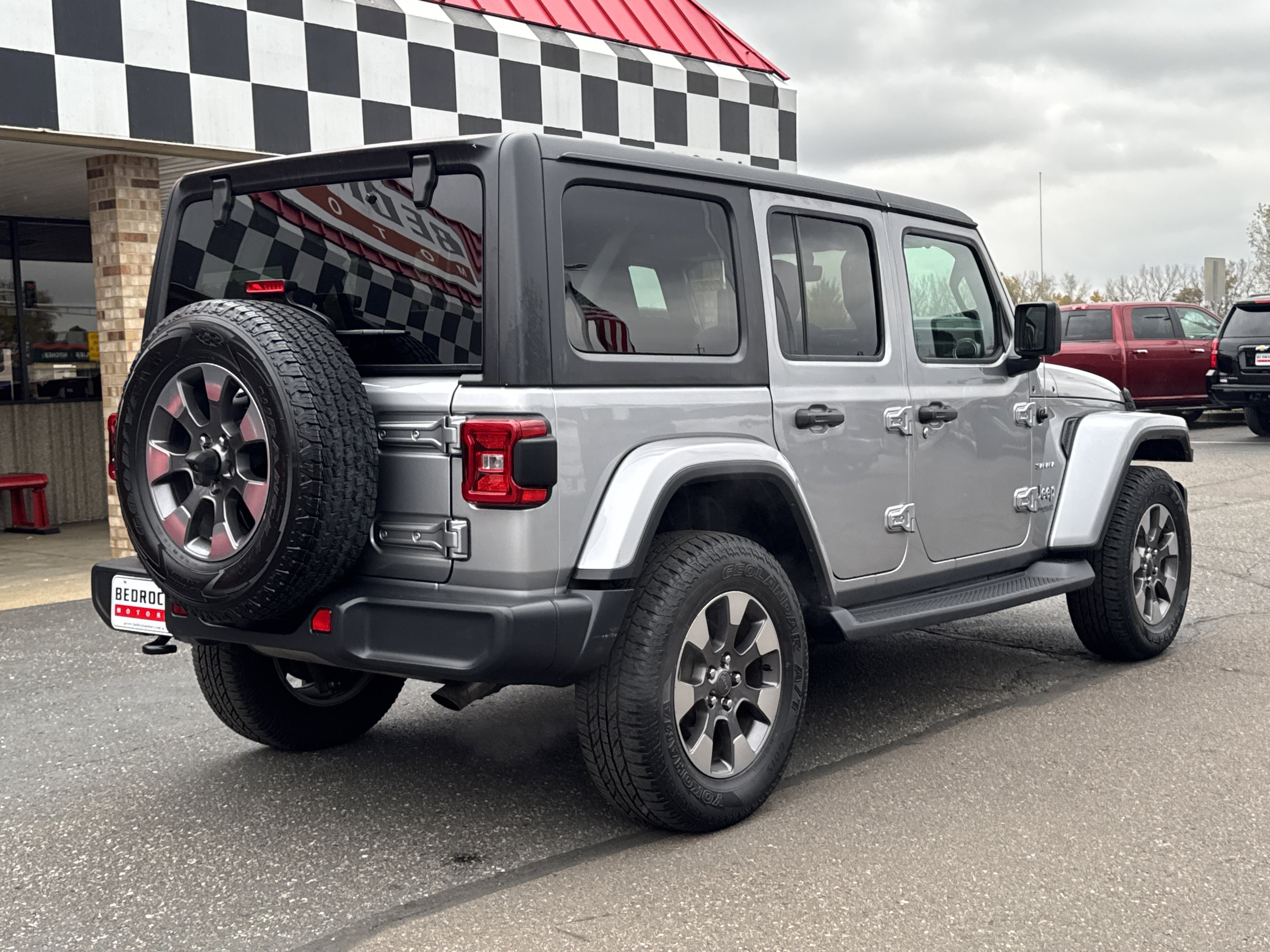 Used 2018 Jeep Wrangler Unlimited Sahara image 7