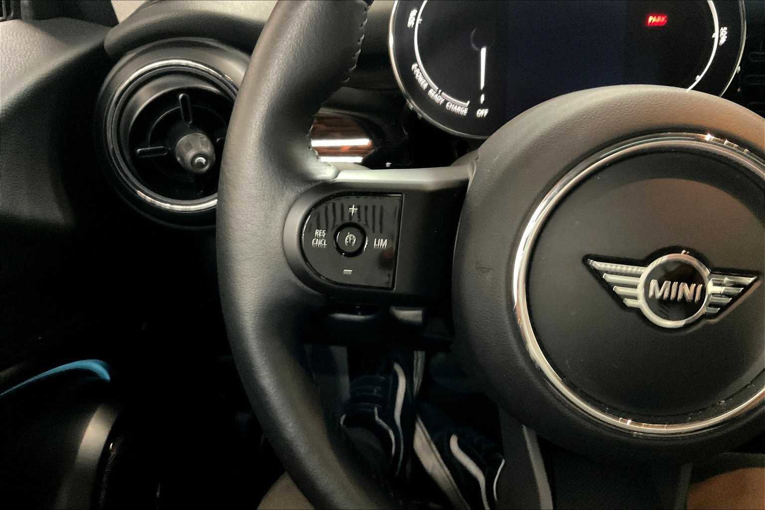 Used 2024 MINI Cooper SE image 21