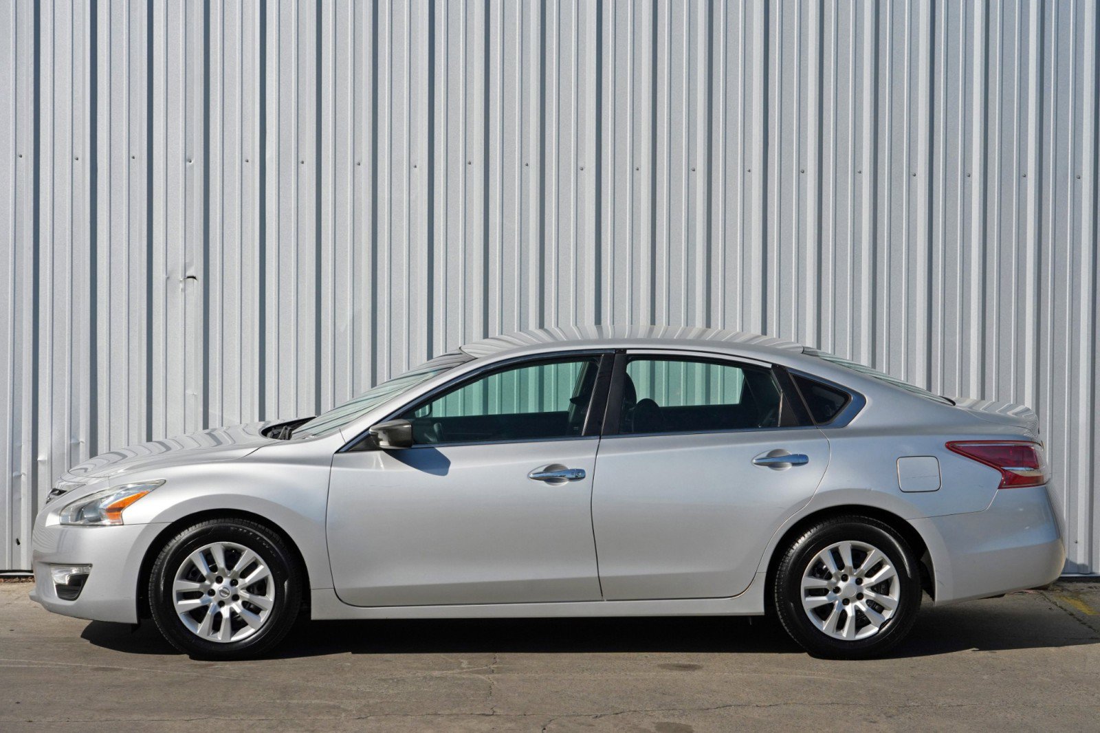 Used 2013 Nissan Altima 2.5 S FWD image 40