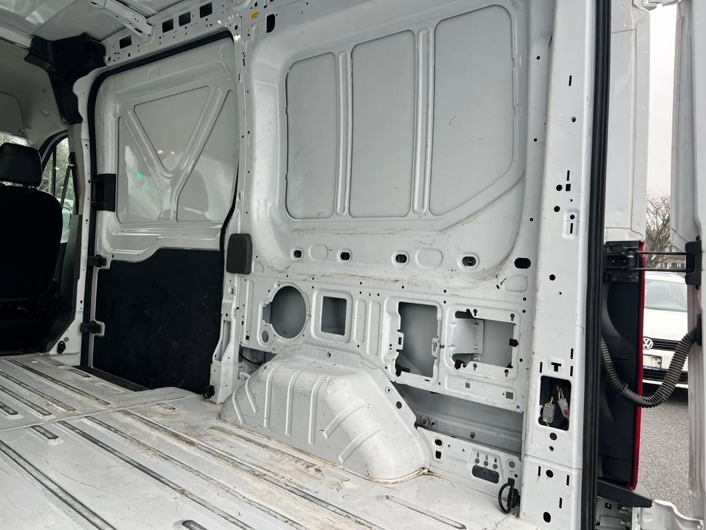 Used 2023 Ford Transit 250 Medium Roof image 18
