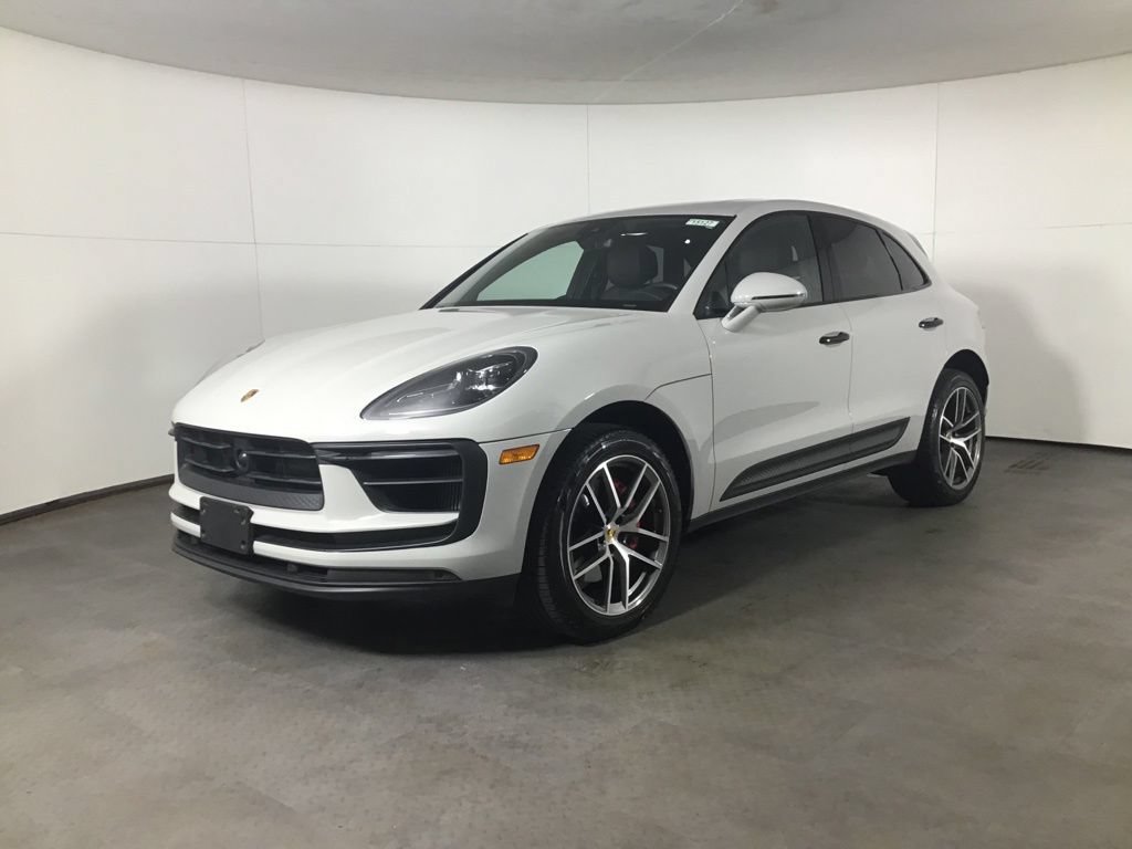 Certified 2023 Porsche Macan S AWD/4WD image 1