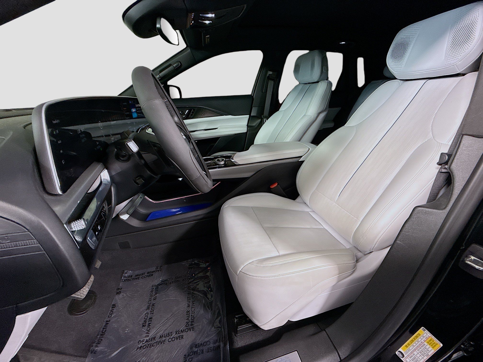 Used 2023 Cadillac Lyriq AWD image 22