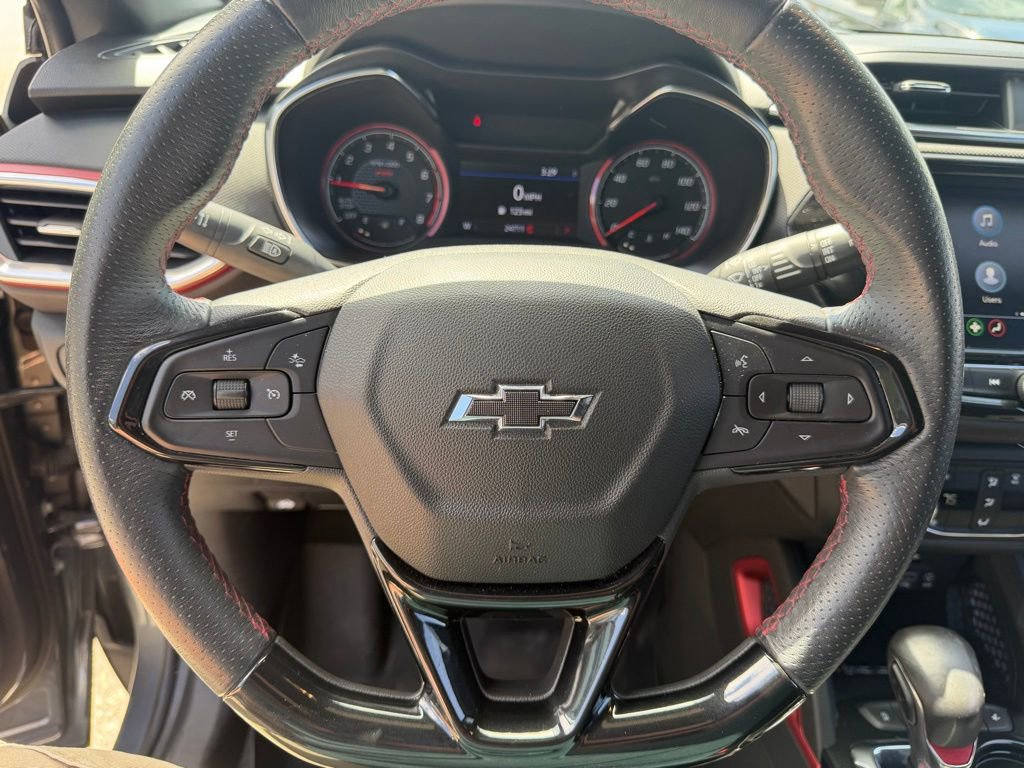Used 2021 Chevrolet TrailBlazer RS w/ Technology Package FWD image 24