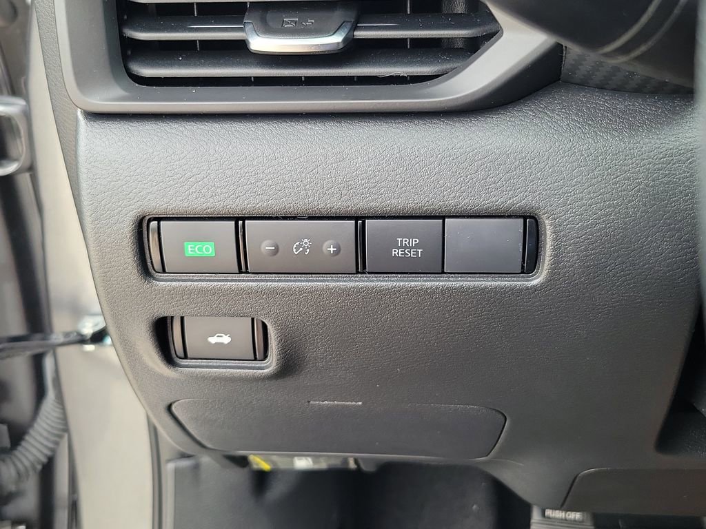 Used 2025 Nissan Sentra S FWD image 17