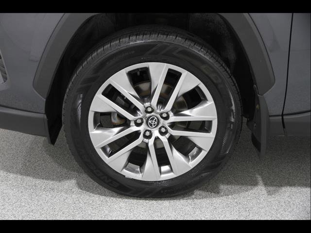 Used 2020 Toyota RAV4 XLE Premium image 20