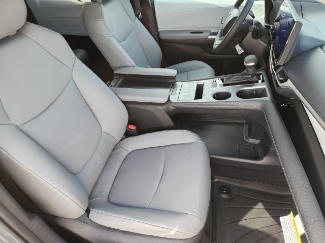New 2026 Toyota Sienna XLE FWD image 12