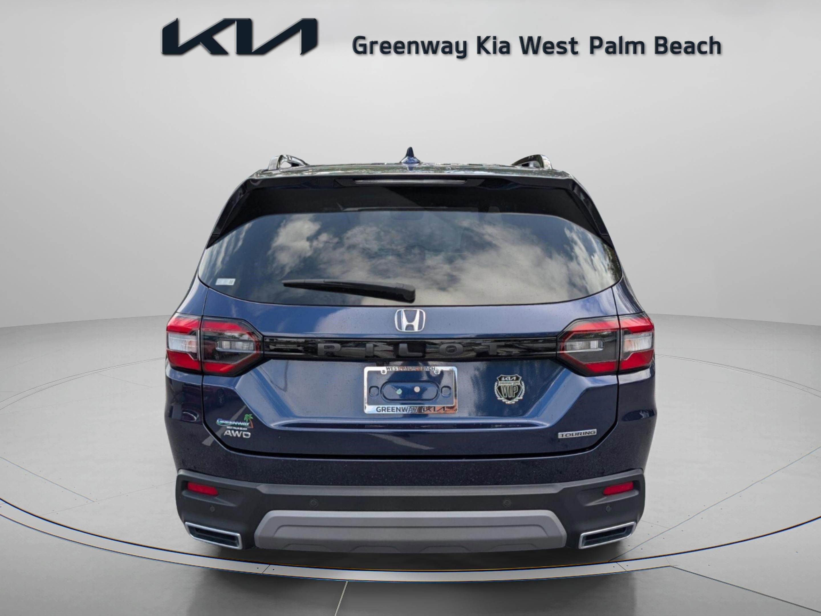 Used 2023 Honda Pilot Touring image 6