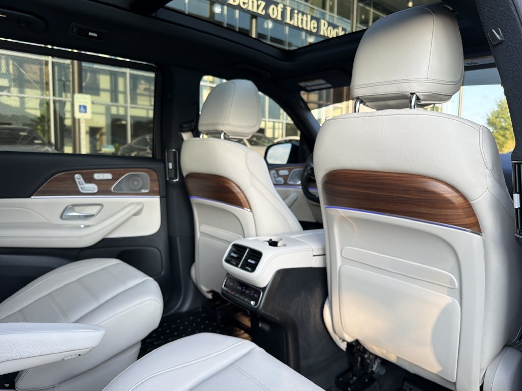 Used 2025 Mercedes-Benz GLS 580 4MATIC image 19