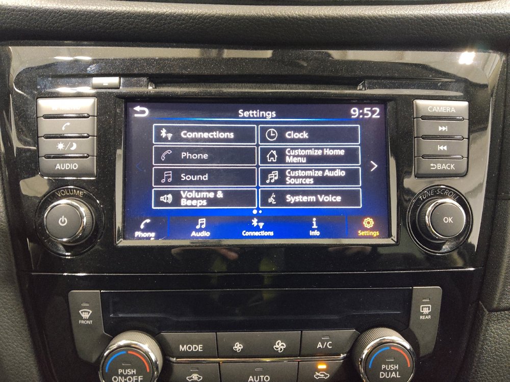 Used 2020 Nissan Rogue SV image 25