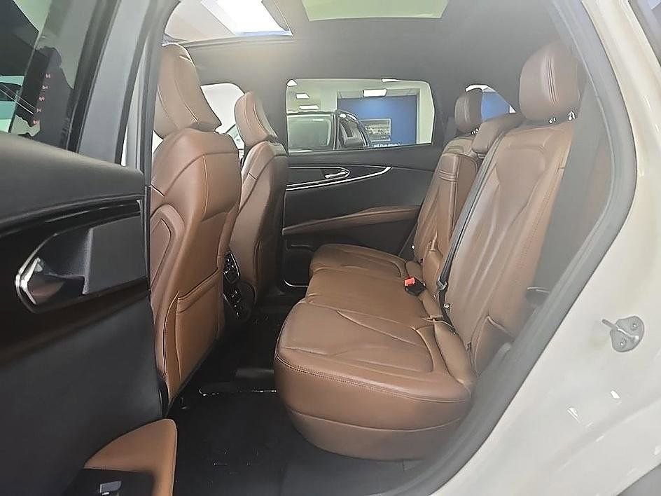 Used 2022 Lincoln Nautilus Reserve AWD/4WD image 29