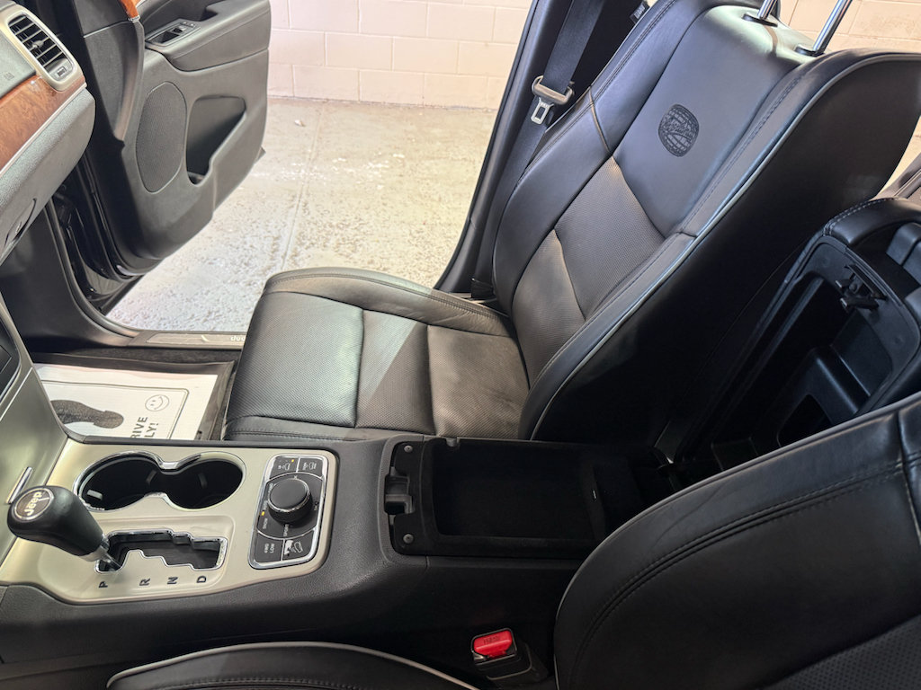 Used 2012 Jeep Grand Cherokee Overland AWD/4WD image 19