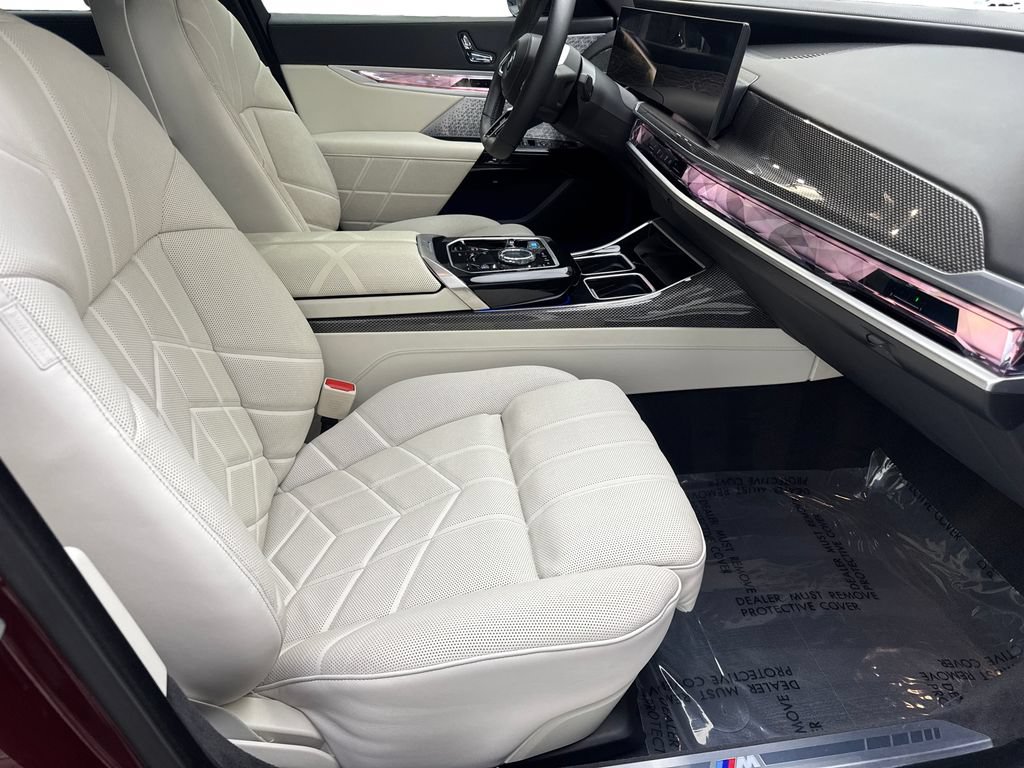 Used 2023 BMW i7 xDrive60 AWD/4WD image 43