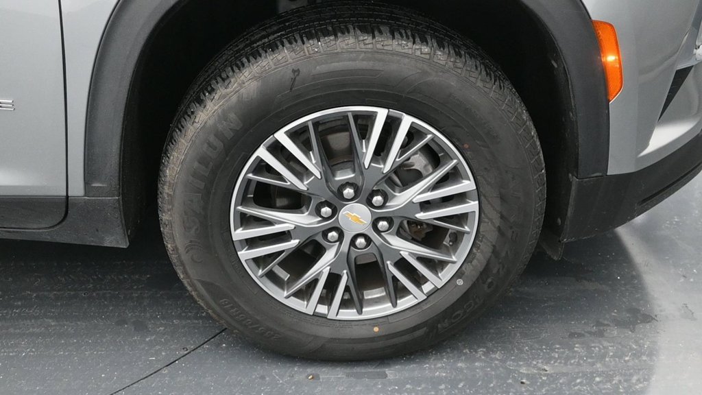 Used 2024 Chevrolet Traverse LT FWD image 16