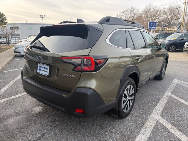Used 2024 Subaru Outback Premium image 8