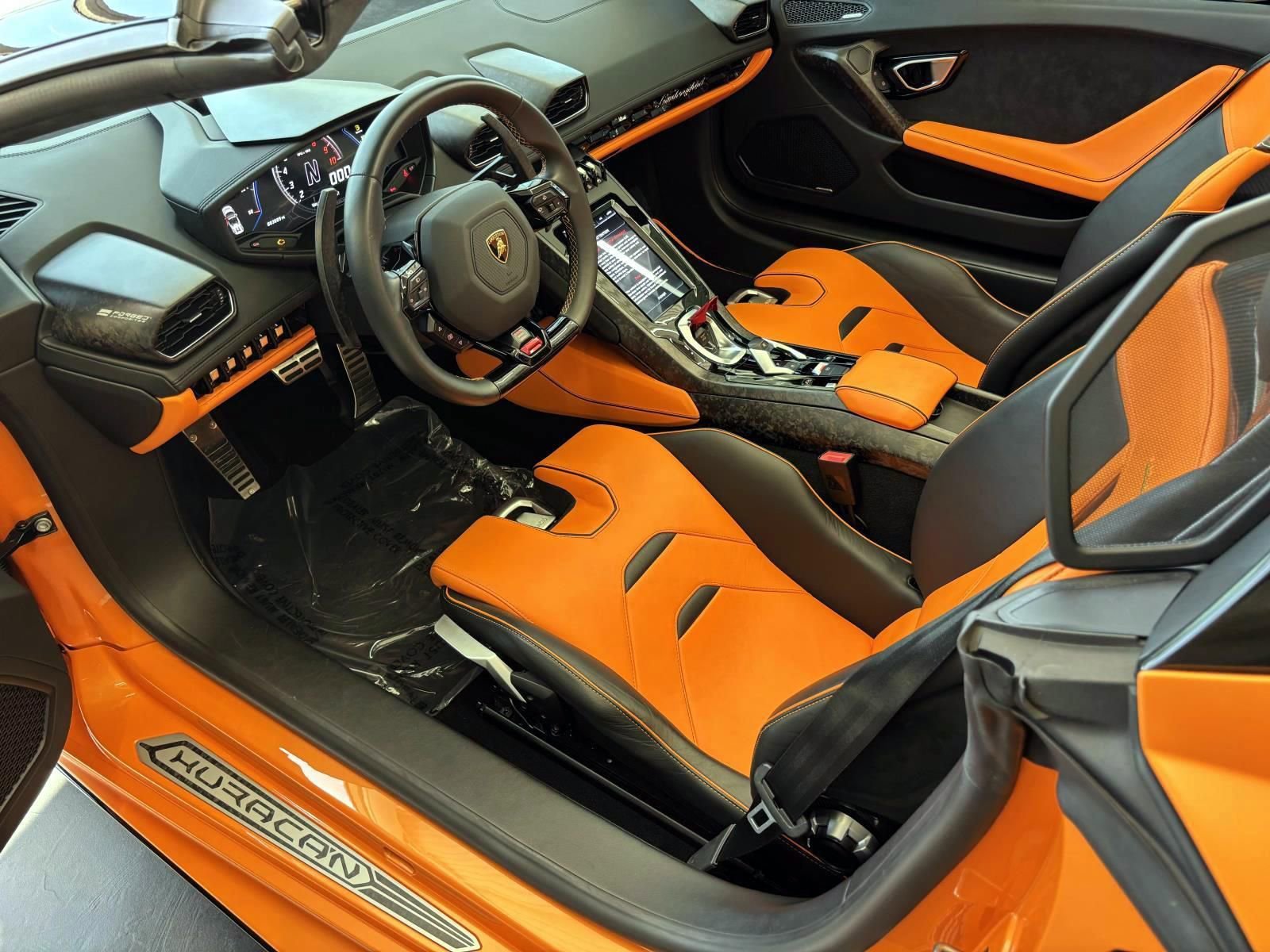 Used 2021 Lamborghini Huracan EVO RWD image 15