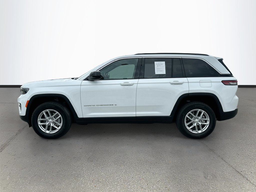 Used 2025 Jeep Grand Cherokee Laredo X w/ Trailer Tow Package RWD image 4