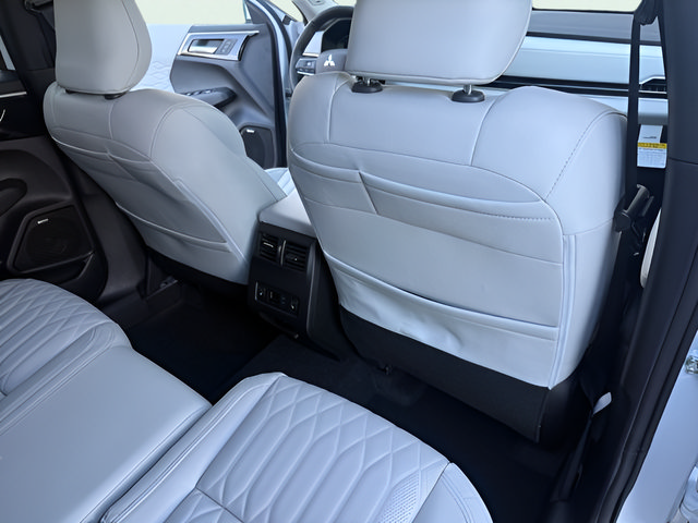 New 2026 Mitsubishi Outlander SEL FWD image 25