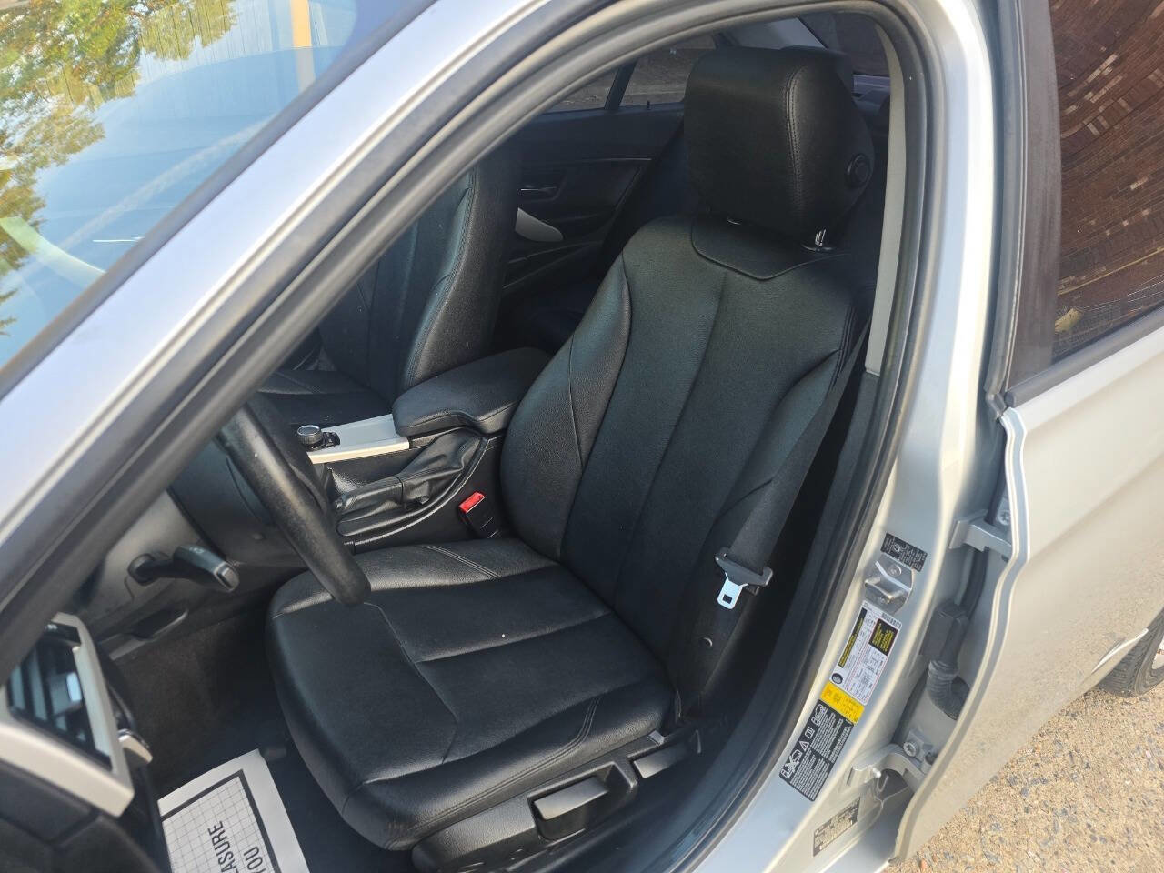 Used 2014 BMW 320i xDrive Sedan AWD/4WD image 9