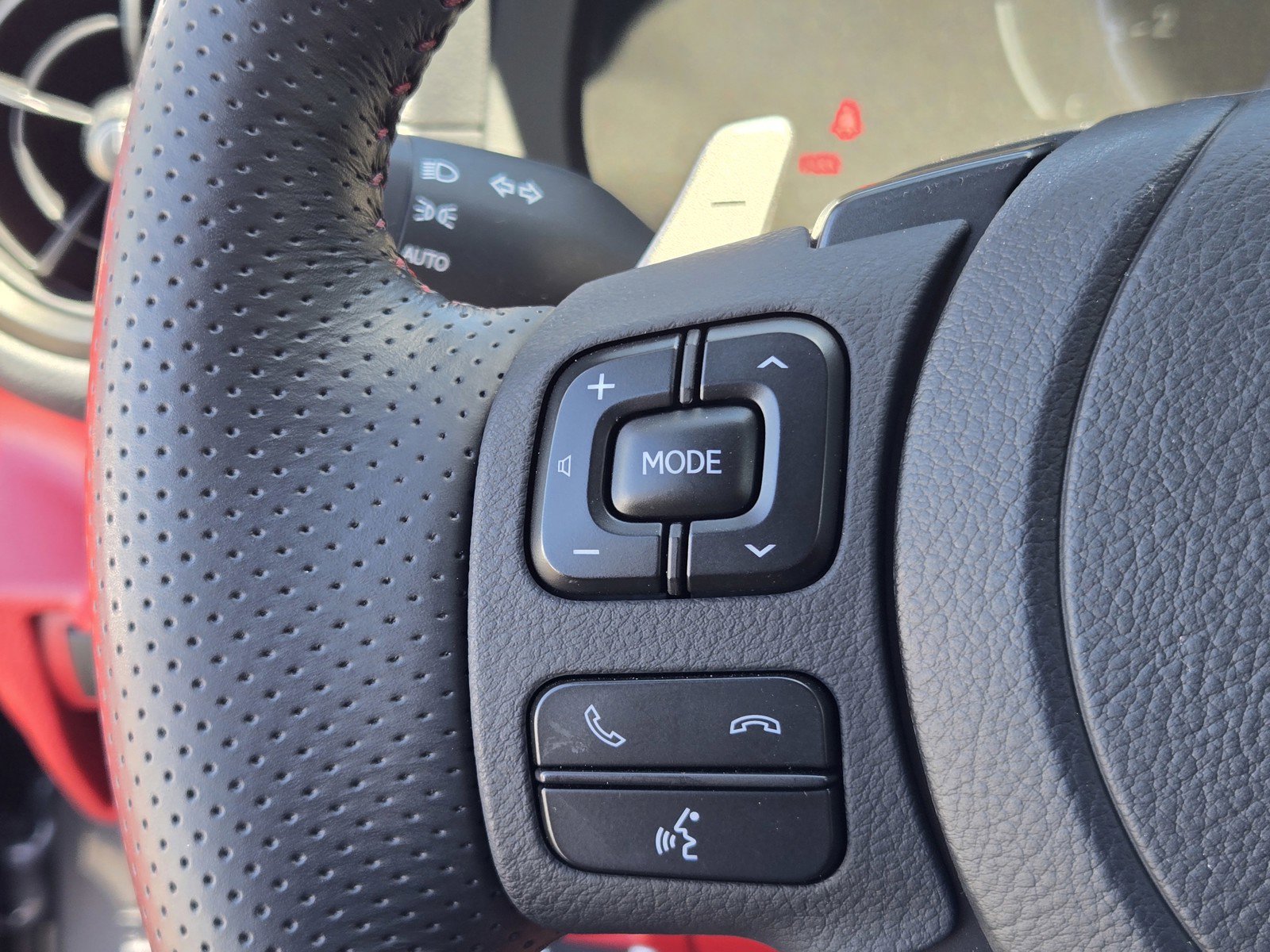 Certified 2023 Lexus IS 500 w/ Accessory Package 2 image 25