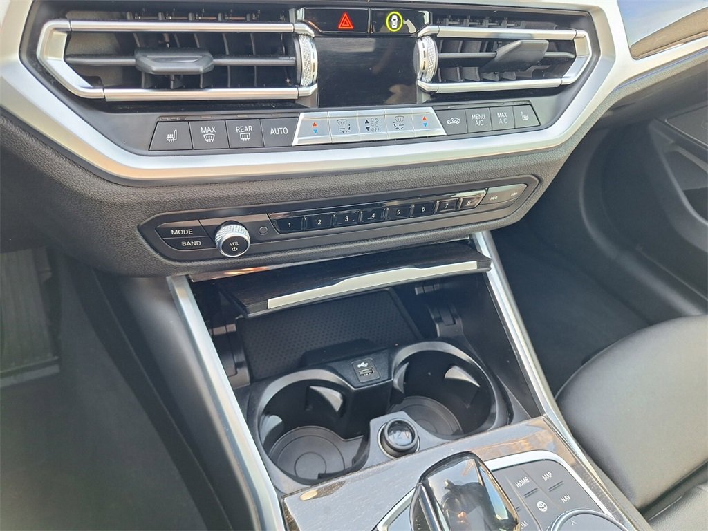 Used 2020 BMW 330i Sedan w/ Driving Assistance Package image 17