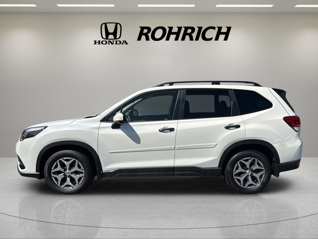 Used 2024 Subaru Forester Premium AWD/4WD image 9